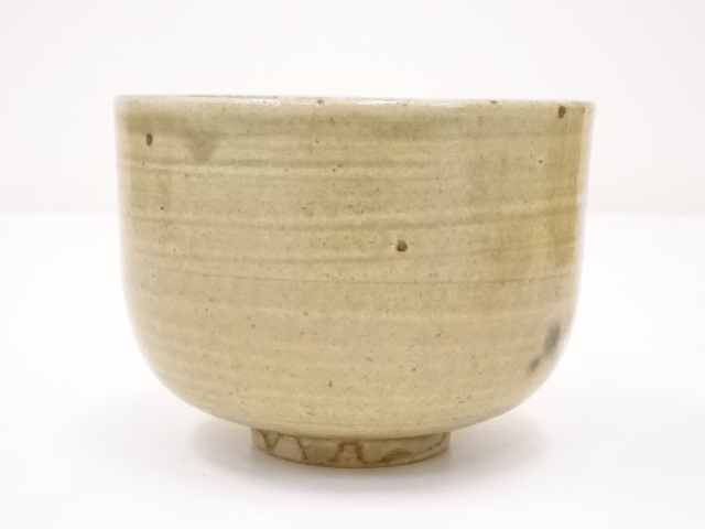 近代陶芸家　道林俊正作　黄瀬戸　三嶋　茶碗　無傷　共箱　古物。 近代陶芸家 道林俊正作 黄瀬戸 三嶋 茶碗 無傷 保証 共箱。 - 新・古